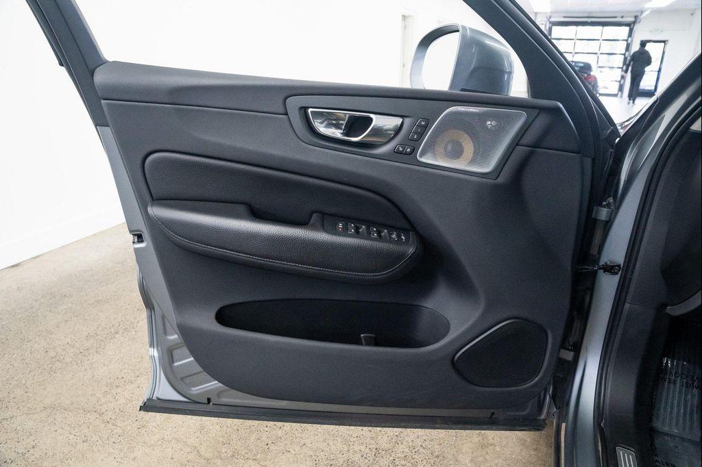 used 2018 Volvo XC60 Recharge Plug-In Hybrid car, priced at $25,990