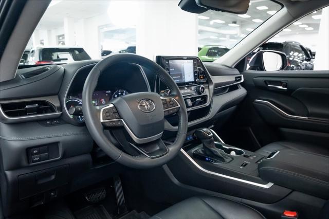 used 2022 Toyota Highlander Hybrid car, priced at $38,790