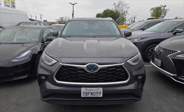 used 2022 Toyota Highlander Hybrid car, priced at $38,990