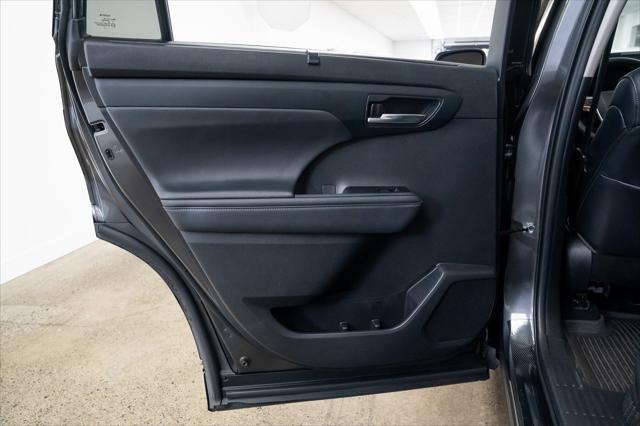 used 2022 Toyota Highlander Hybrid car, priced at $38,790