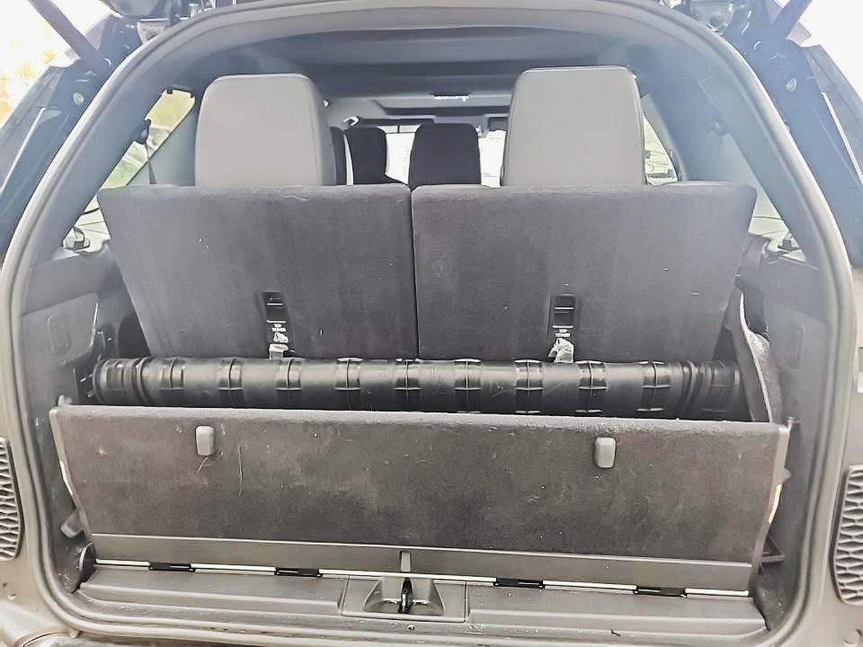 used 2023 Land Rover Discovery car, priced at $38,990