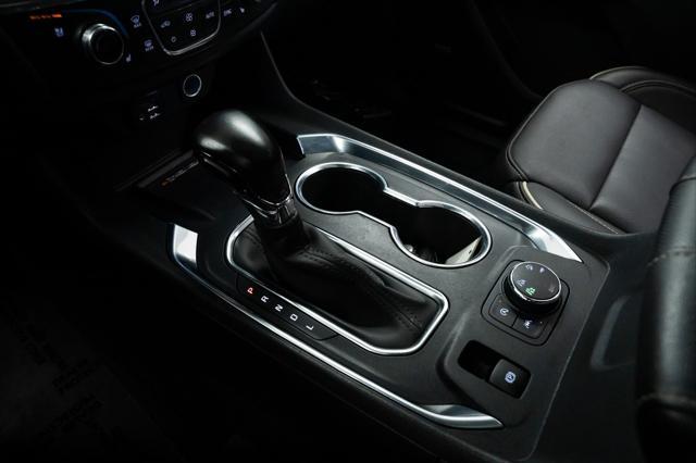 used 2022 Chevrolet Traverse car, priced at $38,990