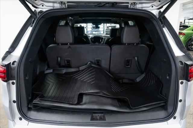 used 2022 Chevrolet Traverse car, priced at $38,990