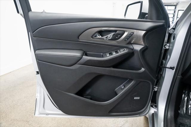 used 2022 Chevrolet Traverse car, priced at $38,990