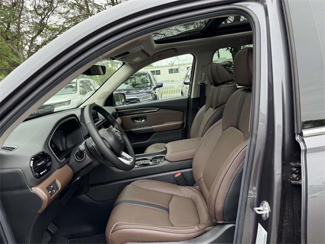 new 2025 Honda Pilot car, priced at $54,530