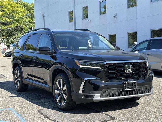 new 2025 Honda Pilot car, priced at $56,250