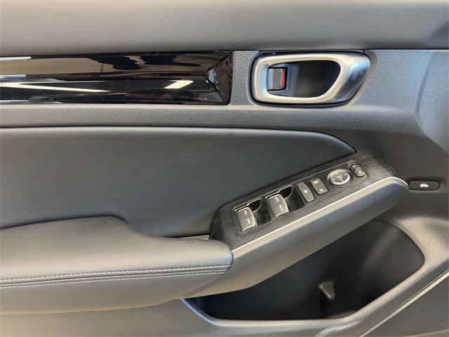 new 2025 Honda Civic Hybrid car, priced at $33,100