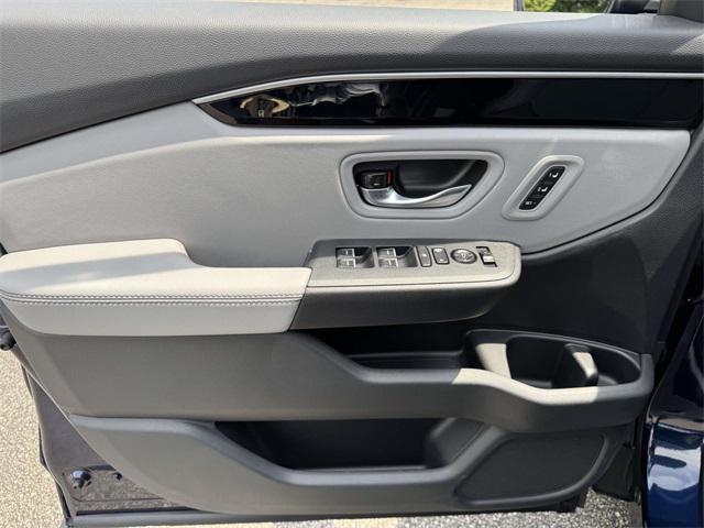 new 2025 Honda Pilot car, priced at $47,800