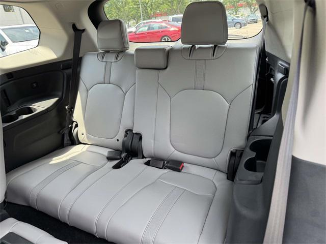new 2025 Honda Pilot car, priced at $47,800