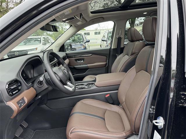 new 2025 Honda Pilot car, priced at $54,530