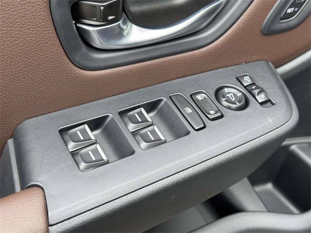 new 2025 Honda Pilot car, priced at $54,530