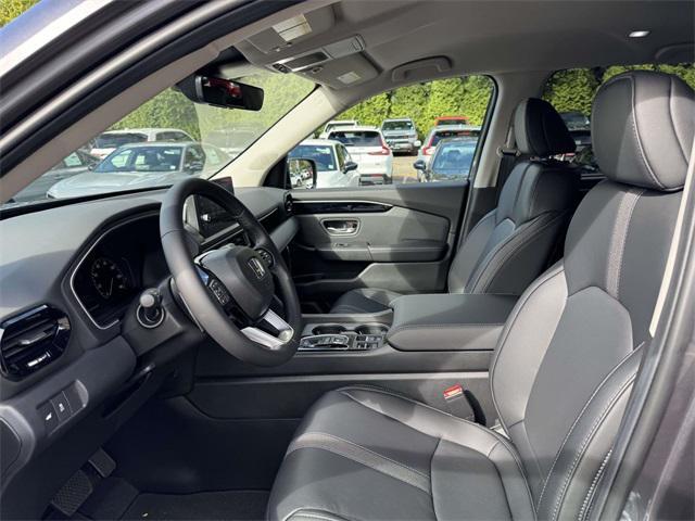 new 2025 Honda Pilot car, priced at $47,825