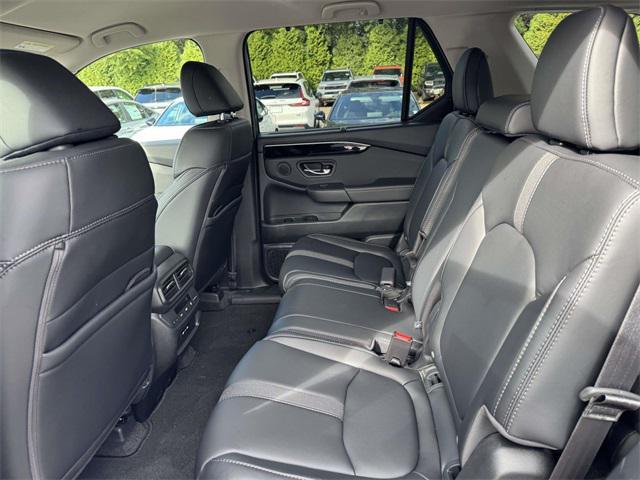new 2025 Honda Pilot car, priced at $47,825