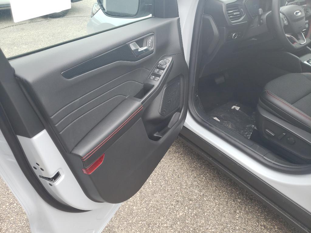 new 2025 Ford Escape car, priced at $31,092
