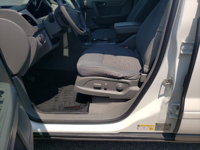 used 2015 Chevrolet Traverse car, priced at $7,990