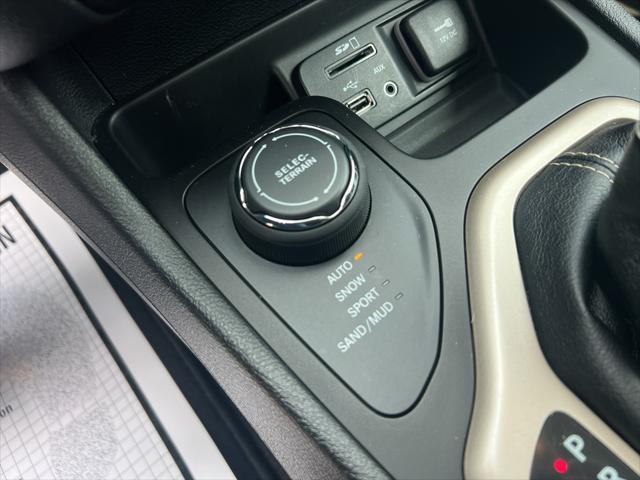 used 2018 Jeep Cherokee car, priced at $17,770