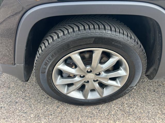 used 2018 Jeep Cherokee car, priced at $17,770