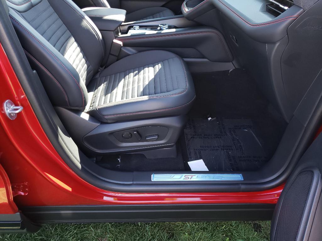 new 2025 Ford Explorer car, priced at $46,105