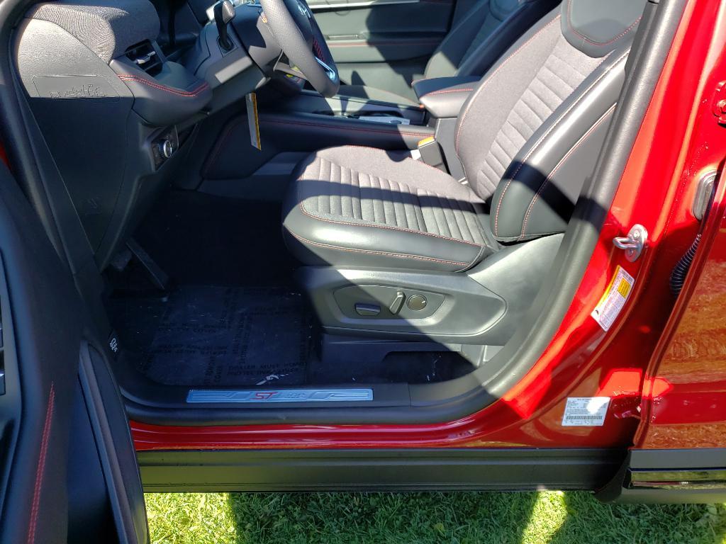 new 2025 Ford Explorer car, priced at $46,105