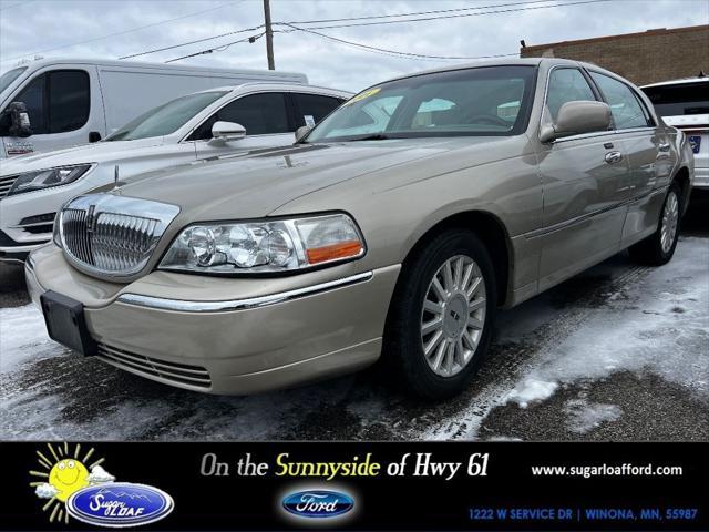 used 2004 Lincoln Town Car car, priced at $8,995