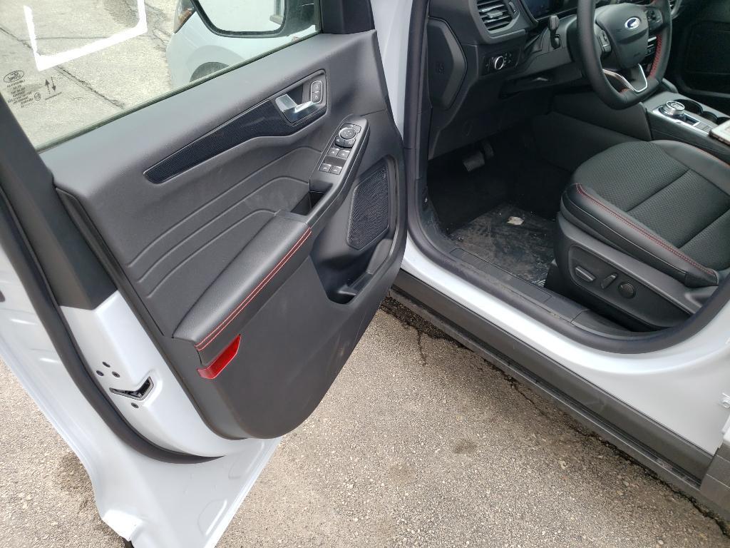 new 2025 Ford Escape car, priced at $30,499