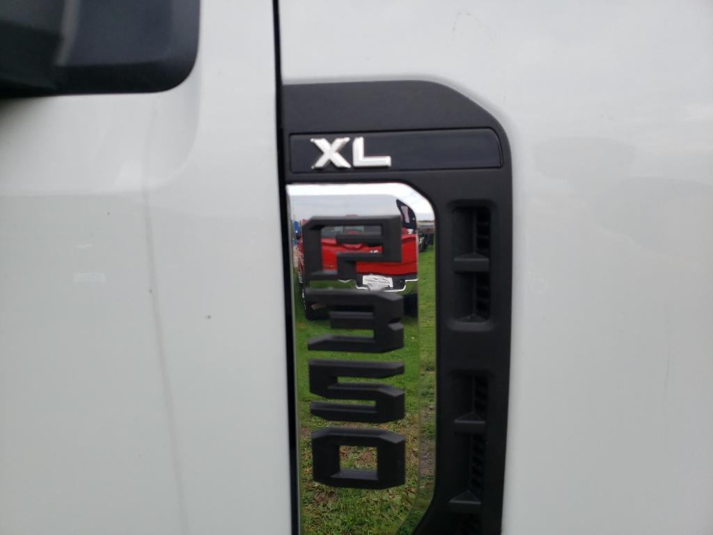 new 2025 Ford F-350 car, priced at $68,500