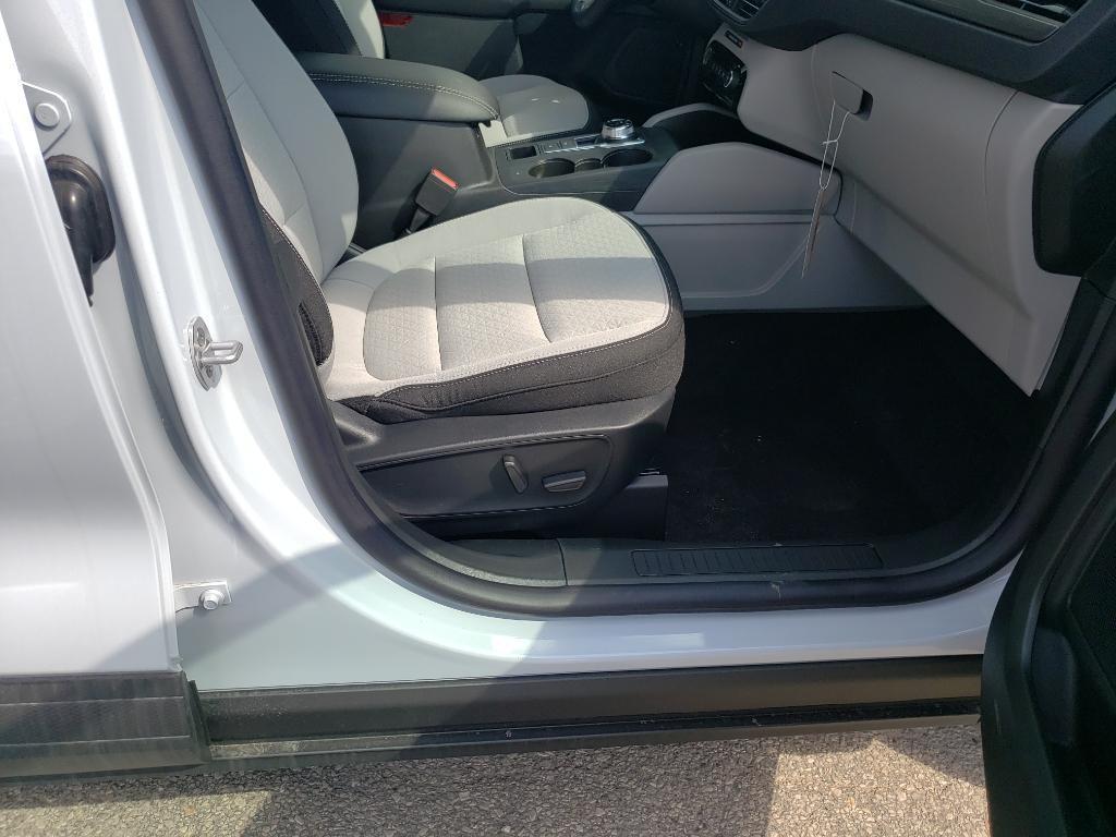 new 2025 Ford Escape car, priced at $33,015