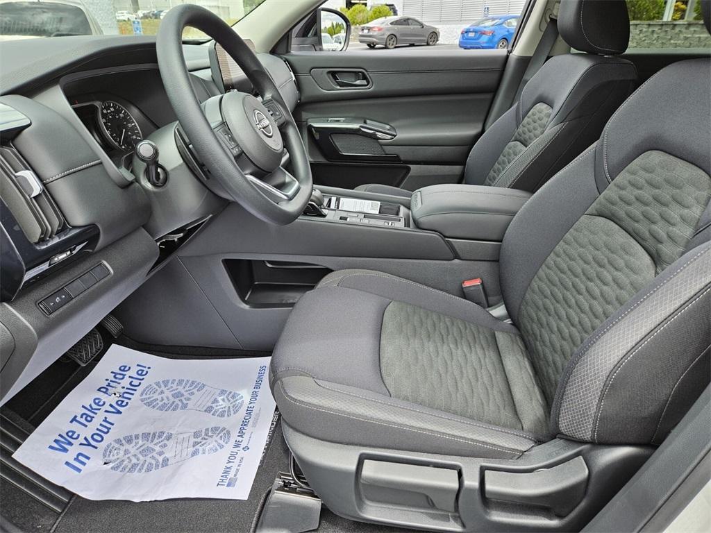 new 2025 Nissan Pathfinder car, priced at $36,221