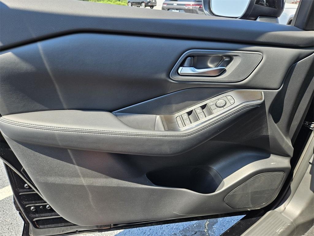 new 2025 Nissan Rogue car, priced at $33,385
