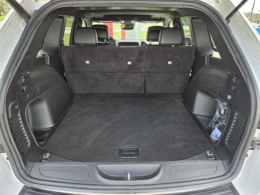 used 2022 Jeep Grand Cherokee WK car, priced at $27,888