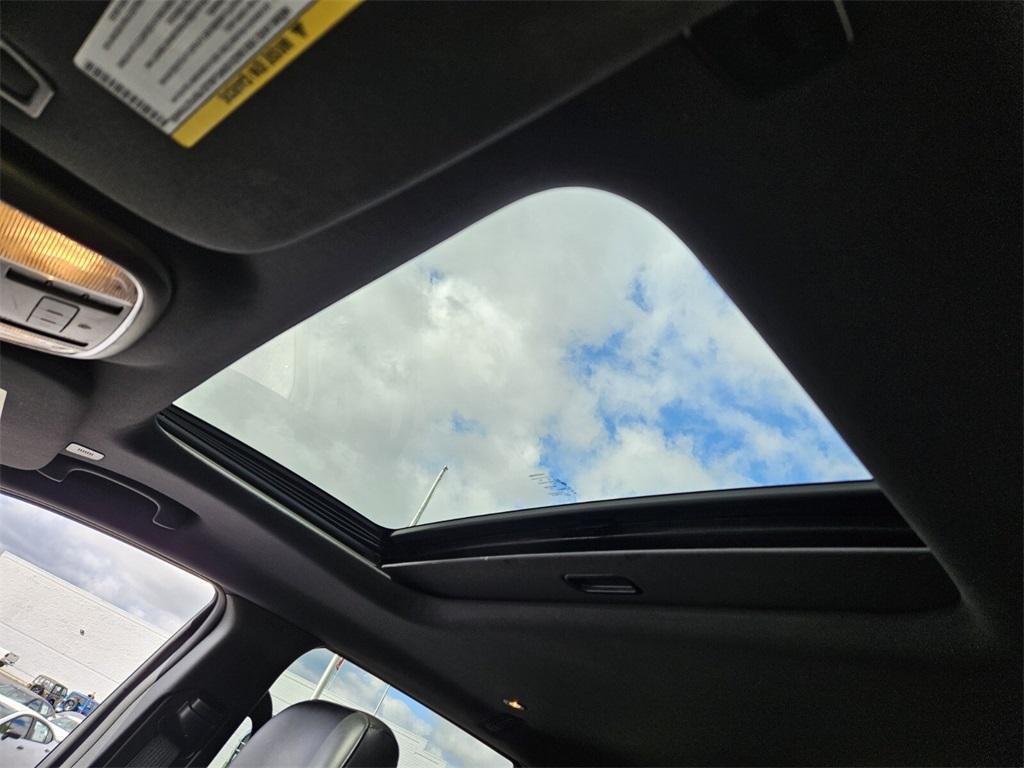 used 2022 Jeep Grand Cherokee WK car, priced at $27,888