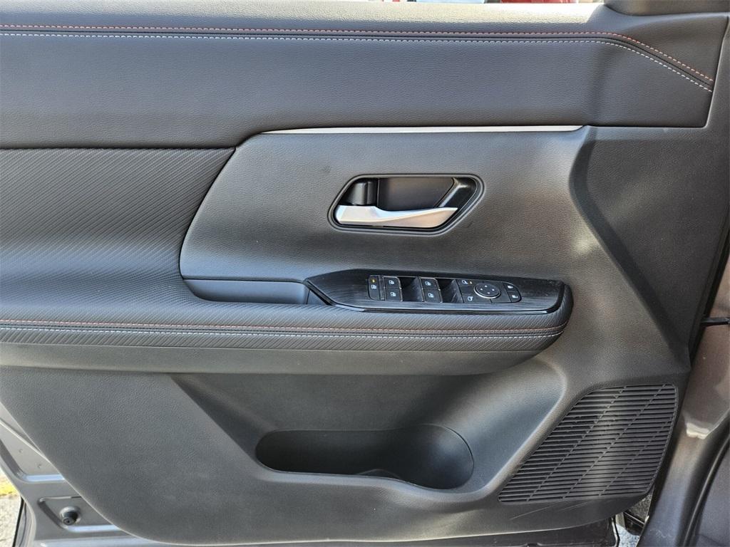 new 2025 Nissan Kicks car, priced at $32,875