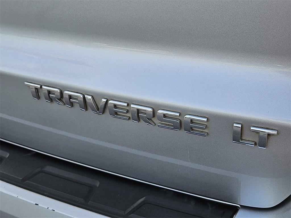 used 2015 Chevrolet Traverse car, priced at $8,888