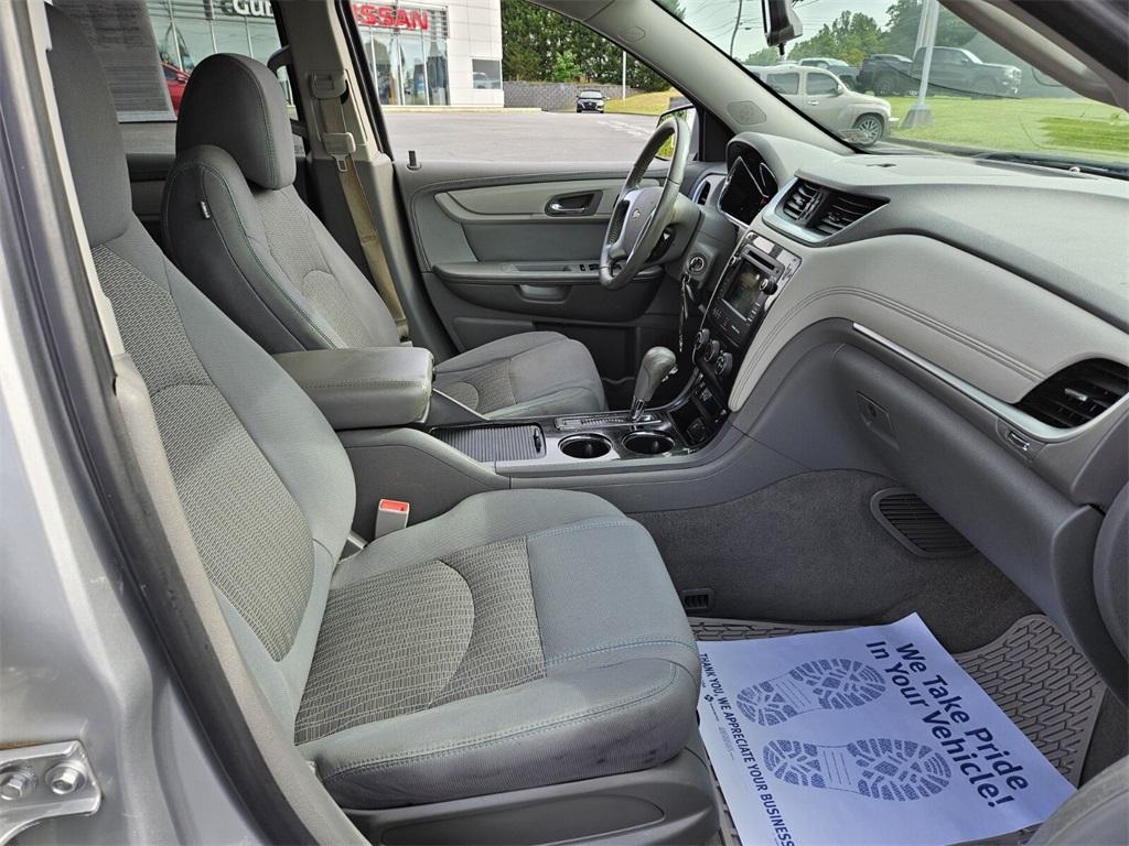 used 2015 Chevrolet Traverse car, priced at $8,888