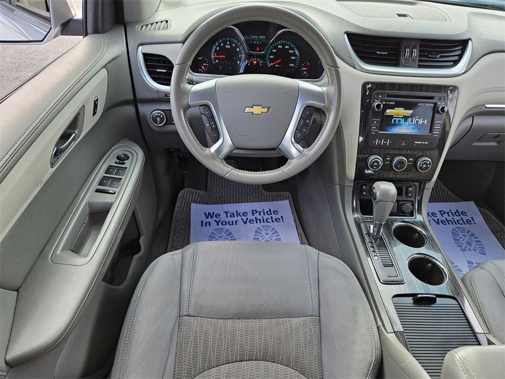 used 2015 Chevrolet Traverse car, priced at $8,888