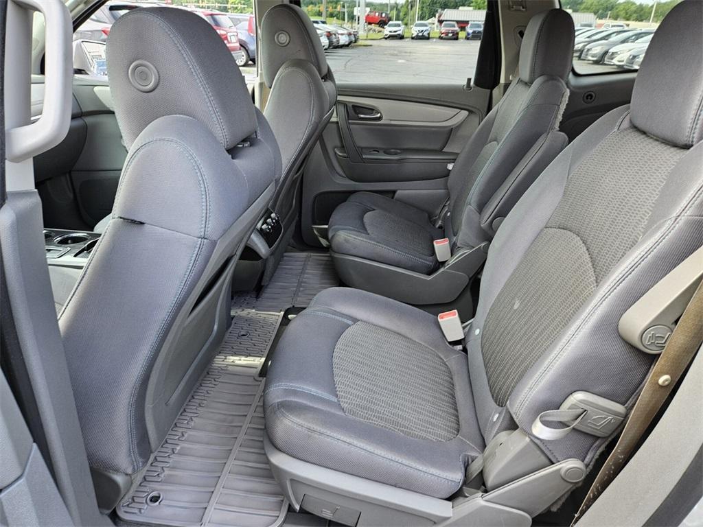 used 2015 Chevrolet Traverse car, priced at $8,888