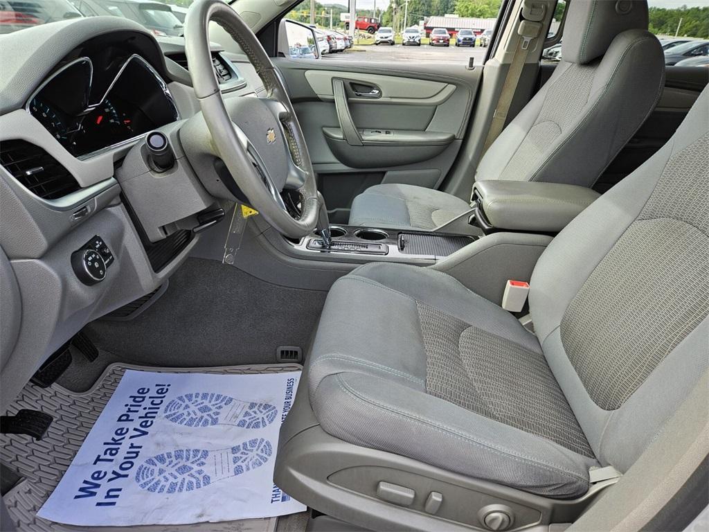 used 2015 Chevrolet Traverse car, priced at $8,888