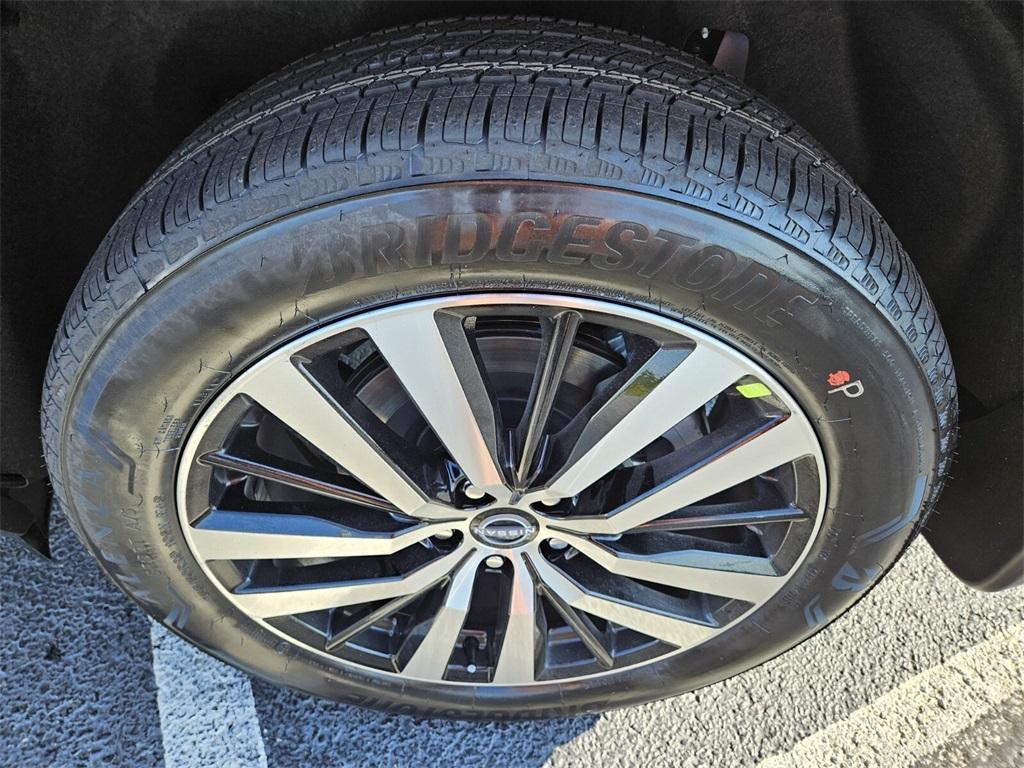 new 2025 Nissan Pathfinder car, priced at $54,910
