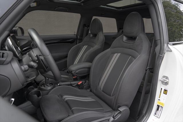 used 2022 MINI Hardtop car, priced at $33,995