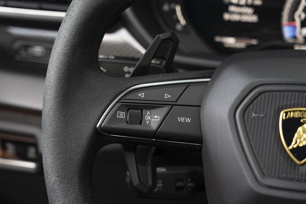 used 2021 Lamborghini Urus car, priced at $178,990