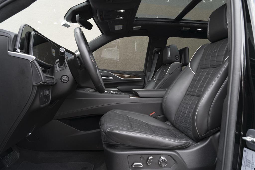 used 2023 Cadillac Escalade ESV car, priced at $88,990