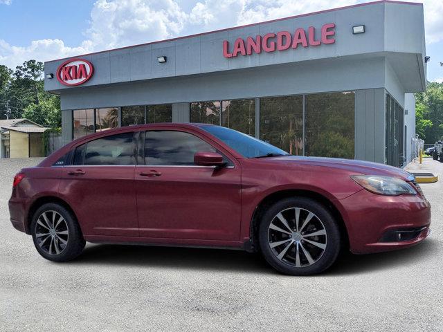 used 2013 Chrysler 200 car