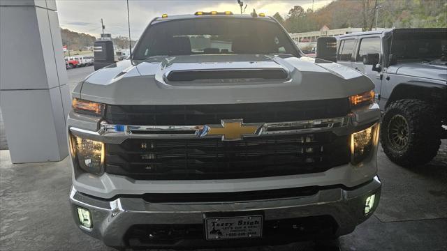 new 2025 Chevrolet Silverado 3500 car, priced at $72,330