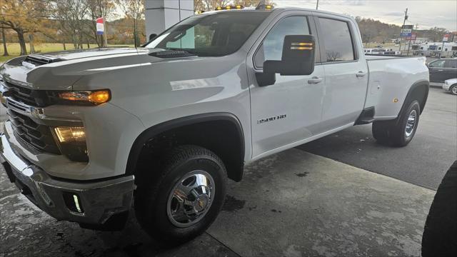 new 2025 Chevrolet Silverado 3500 car, priced at $72,330