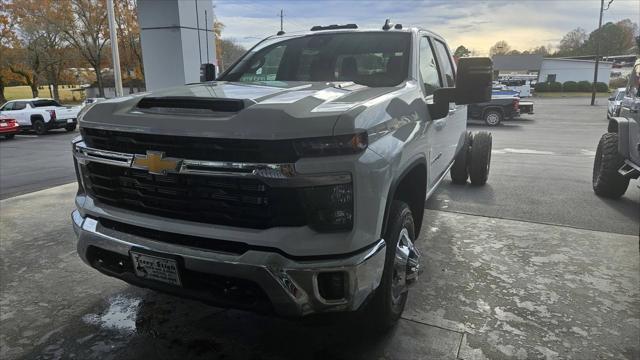 new 2025 Chevrolet Silverado 3500 car, priced at $70,583