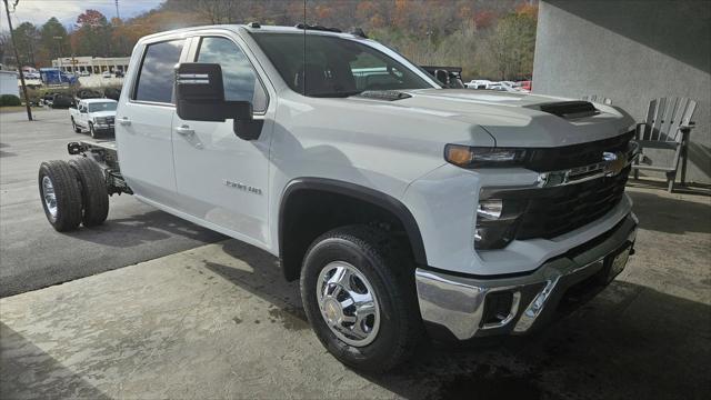 new 2025 Chevrolet Silverado 3500 car, priced at $70,583