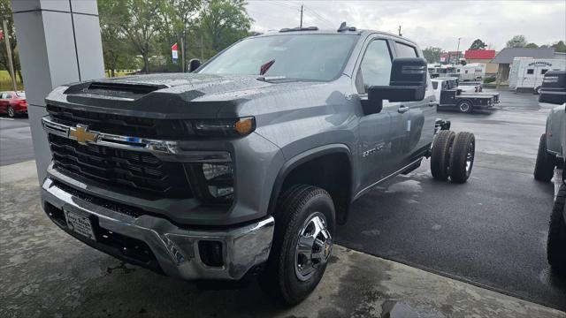 new 2025 Chevrolet Silverado 3500 car, priced at $71,238