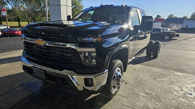 new 2025 Chevrolet Silverado 3500 car, priced at $70,583