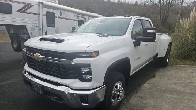 new 2025 Chevrolet Silverado 3500 car, priced at $76,470