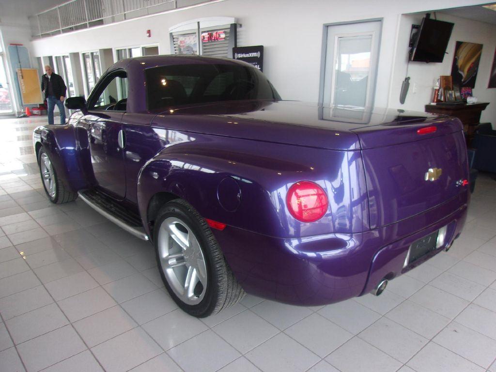 used 2004 Chevrolet SSR car